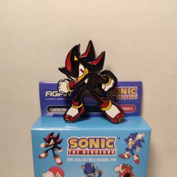 Sonic The Hedgehog Glitter Shadow Y445 FigPin Mini Enamel Pin Uncommon Badge - Picture 1 of 2